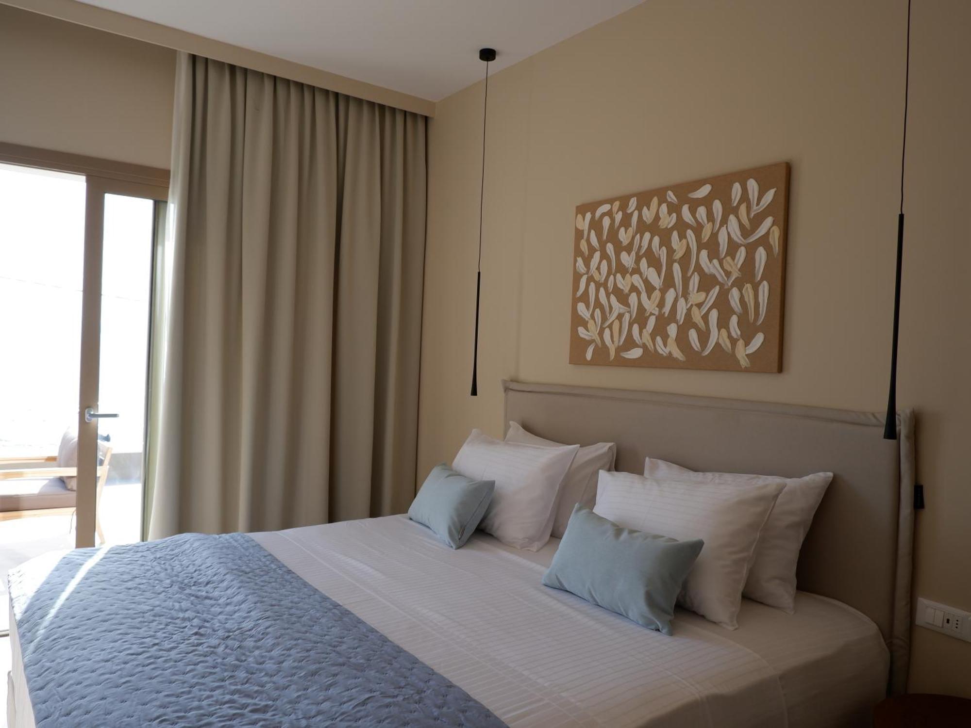 Kaiser Luxury Suites Achílleion Exterior foto